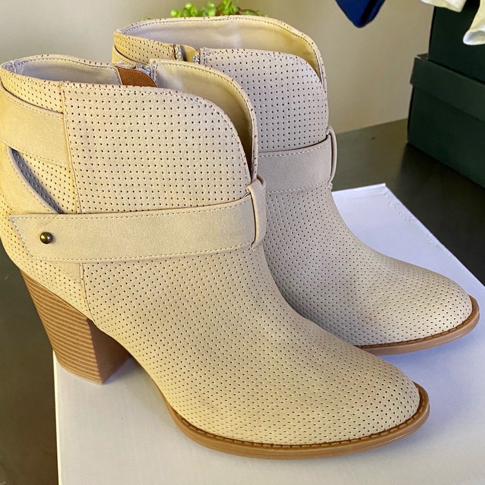 Women’s booties